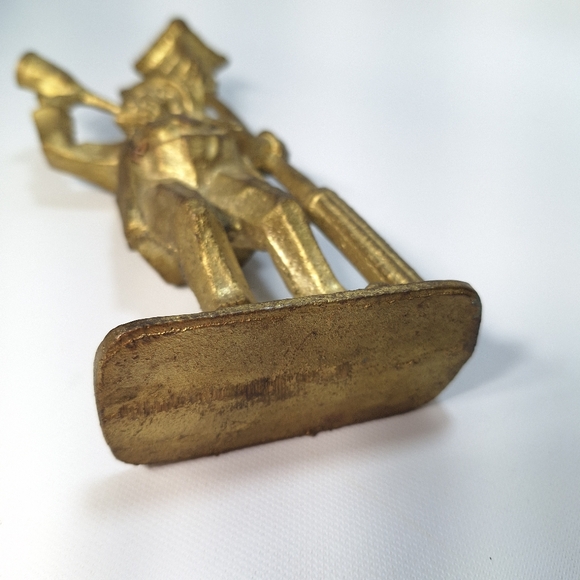 Solid Brass Statuette of Drunk Man Leaning on a Lamppost - Picture 7 of 9